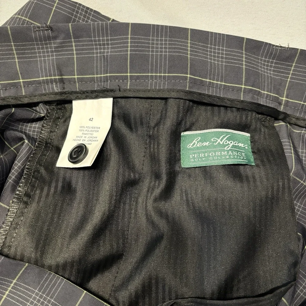 Ben Hogan Mens Size 42‎ Gray Green Plaid Lightweight Golf Performance Shorts